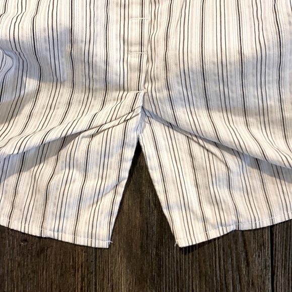 ❤️ Express Design Studio Top - Picture 4 of 4